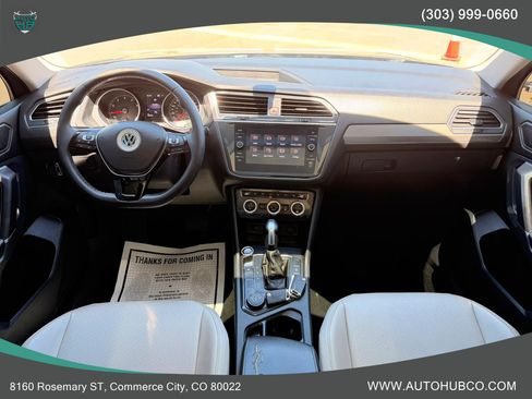 Used 2020 Volkswagen Tiguan SE w/ Panoramic Sunroof Package AWD/4WD image 14