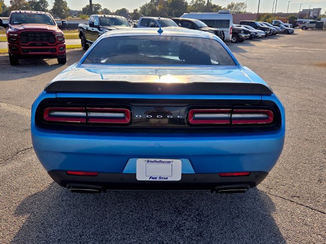 Used 2016 Dodge Challenger R/T Scat Pack w/ Leather Interior Group RWD image 7