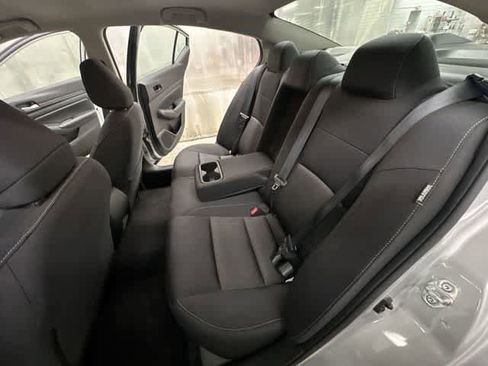 Used 2024 Nissan Altima 2.5 SV FWD image 16