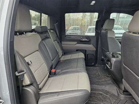 Used 2024 Chevrolet Silverado 2500 ZR2 image 16