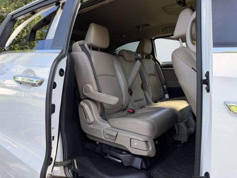 Used 2023 Honda Odyssey Touring image 15