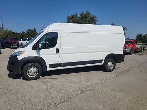 Used 2025 RAM ProMaster 2500 w/ Convenience Group FWD image 4