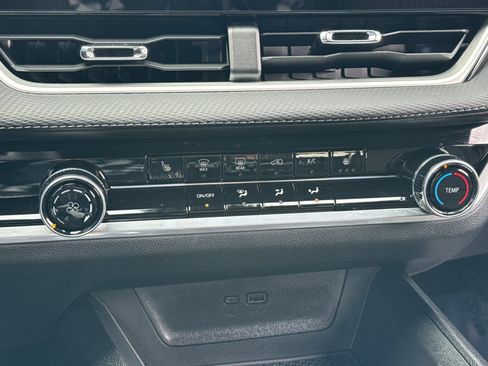 Used 2026 Chevrolet Equinox LT image 30