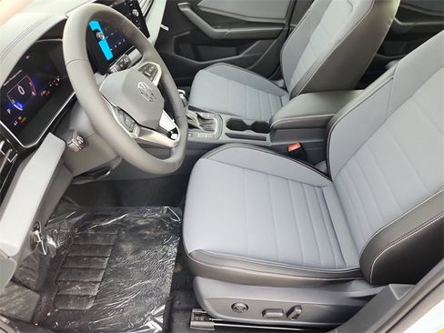 New 2026 Volkswagen Jetta SE image 7