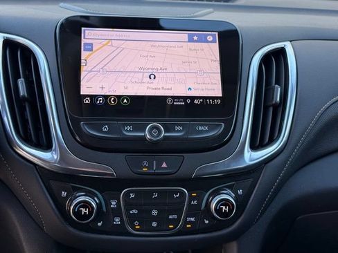 Used 2023 Chevrolet Equinox Premier AWD/4WD image 22