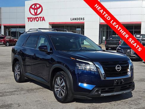 Used 2024 Nissan Pathfinder SL image 1