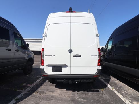 New 2025 Mercedes-Benz Sprinter 2500 image 5