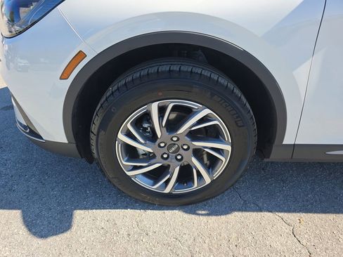 Used 2025 Lincoln Corsair AWD w/ Equipment Group 101A image 9