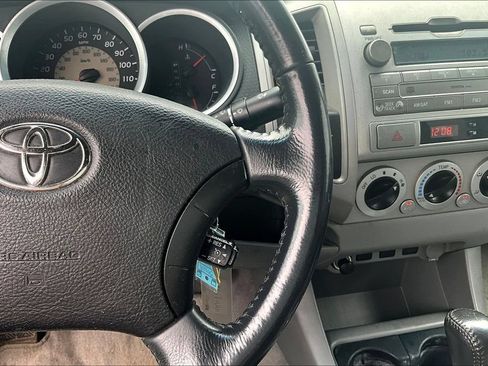 Used 2010 Toyota Tacoma 4x4 Access Cab V6 image 13