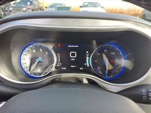 Used 2022 Chrysler Pacifica Touring-L w/ S Appearance Package image 20