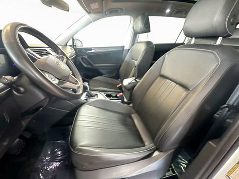 Certified 2023 Volkswagen Tiguan SE w/ Panoramic Sunroof Package FWD image 14