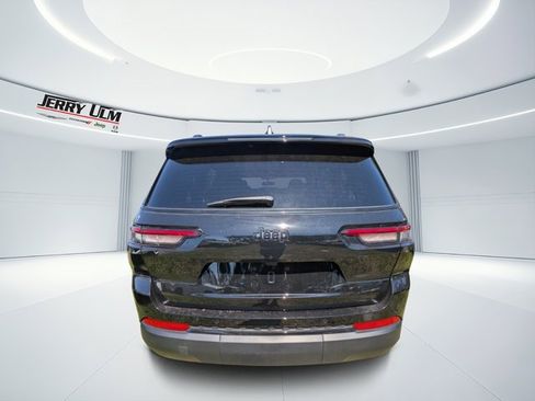 New 2025 Jeep Grand Cherokee L Altitude image 4