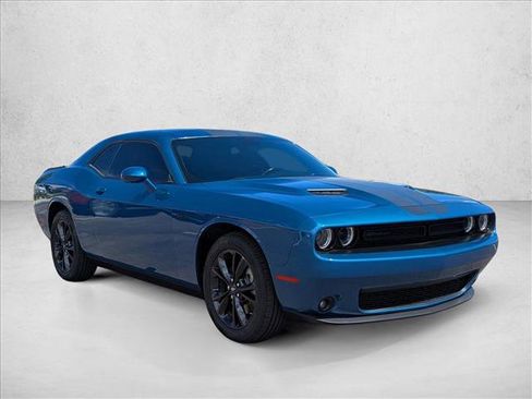 Used 2022 Dodge Challenger SXT AWD/4WD image 3