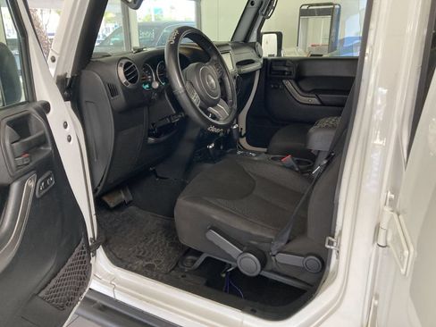 Used 2016 Jeep Wrangler Unlimited Sport AWD/4WD image 6