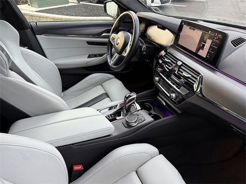Certified 2022 BMW M5 w/ Executive Package image 31