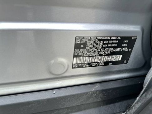Used 2021 Toyota RAV4 Limited AWD/4WD image 30