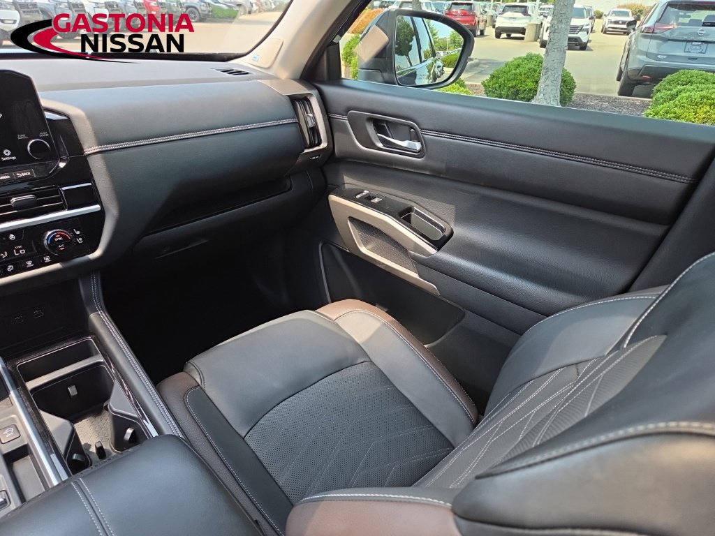 Certified 2024 Nissan Pathfinder Platinum w/ Cargo Package FWD image 36