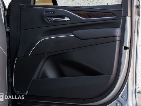 Used 2023 Cadillac Escalade Sport Platinum image 38