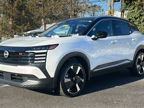 Certified 2025 Nissan Kicks SR image 3