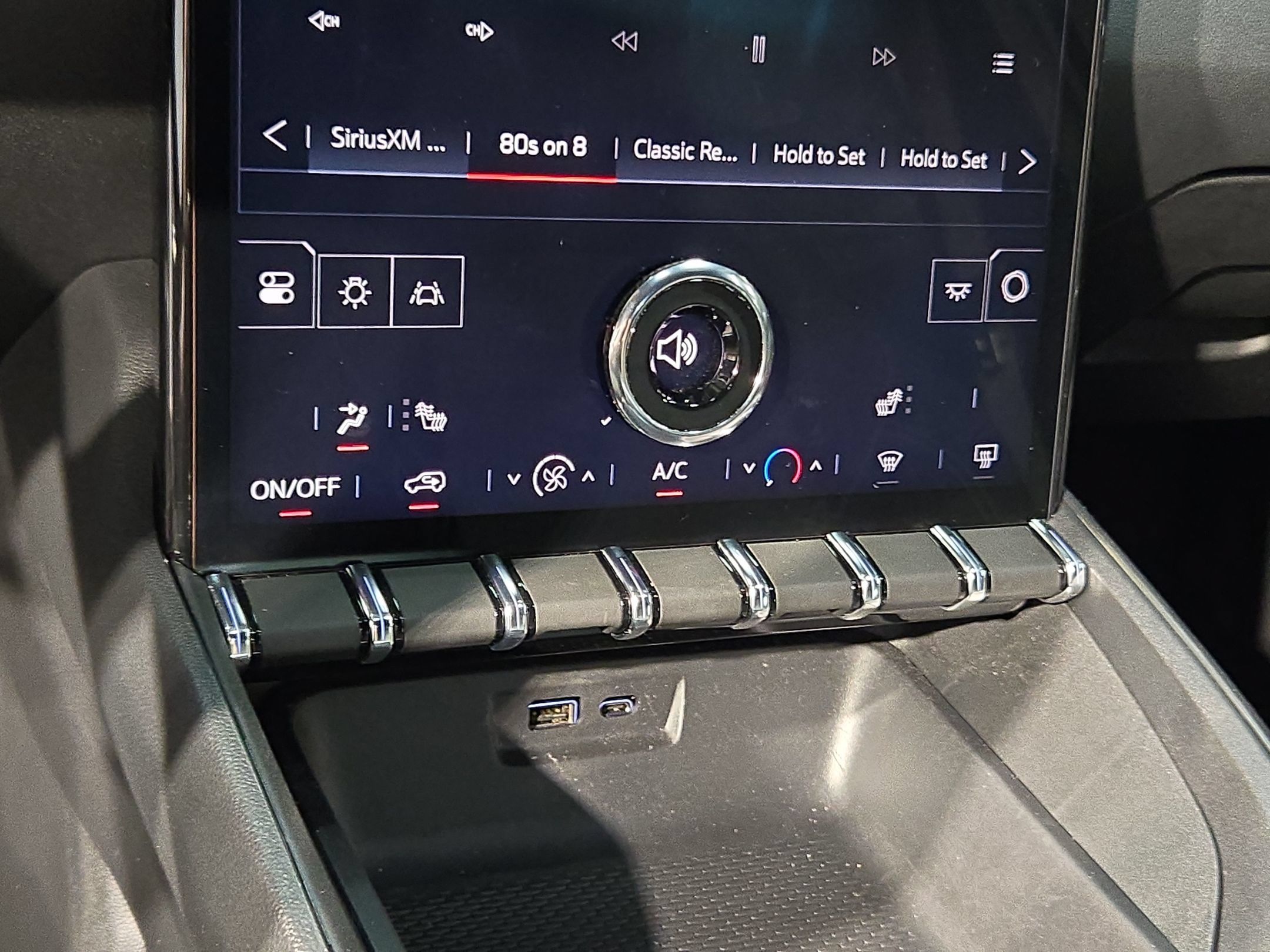 Used 2025 GMC Terrain Elevation AWD/4WD image 31