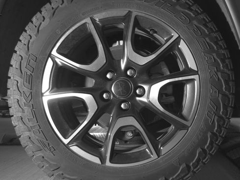 Used 2025 Jeep Compass Trailhawk AWD/4WD image 15