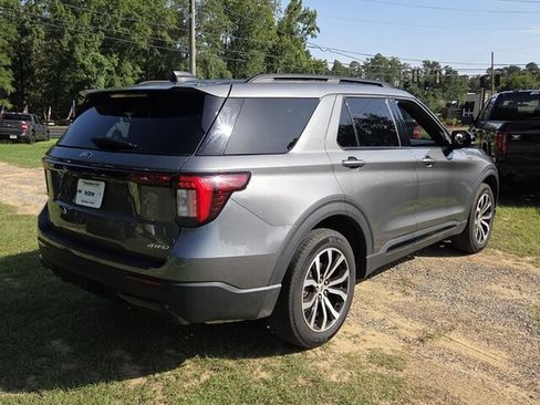 Used 2025 Ford Explorer ST-Line AWD/4WD image 14