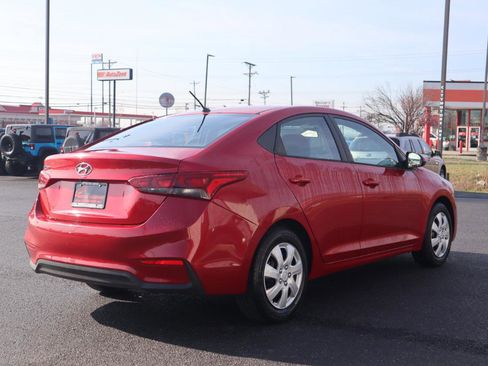 Used 2021 Hyundai Accent SE image 9