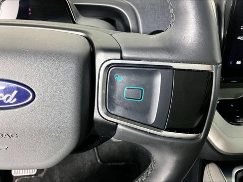 Used 2025 Ford Expedition Active AWD/4WD image 19