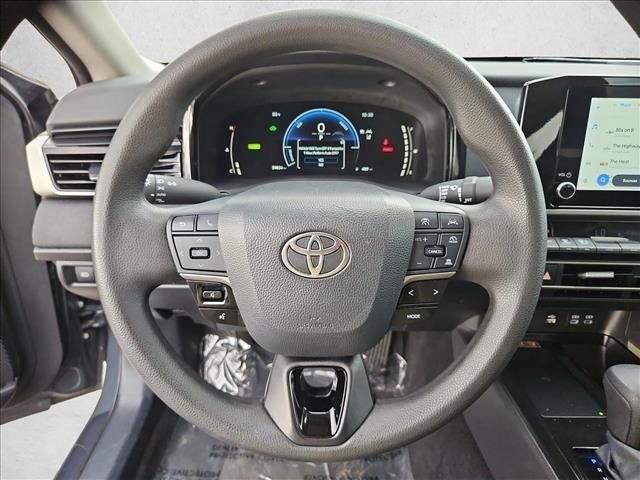 Used 2025 Toyota Camry LE FWD image 13
