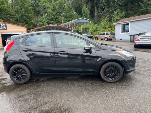Used 2014 Ford Fiesta SE FWD image 12