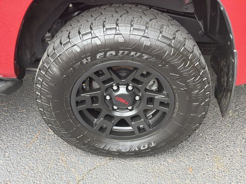 Used 2023 Toyota 4Runner TRD Off-Road Premium w/ Moonroof Package AWD/4WD image 18
