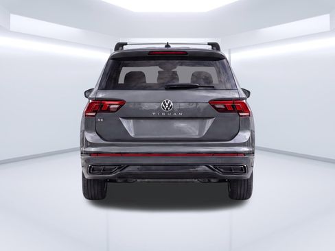 Used 2024 Volkswagen Tiguan SE R-Line FWD image 7
