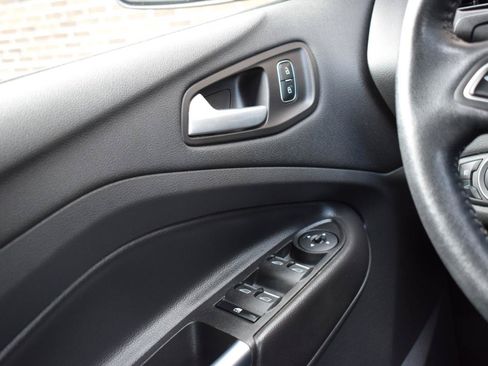 Used 2017 Ford Escape SE w/ Equipment Group 201A FWD image 16