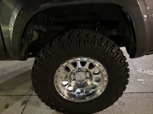 Used 2019 Toyota Tacoma SR5 image 8