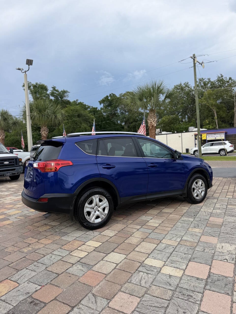 Used 2015 Toyota RAV4 LE FWD image 5