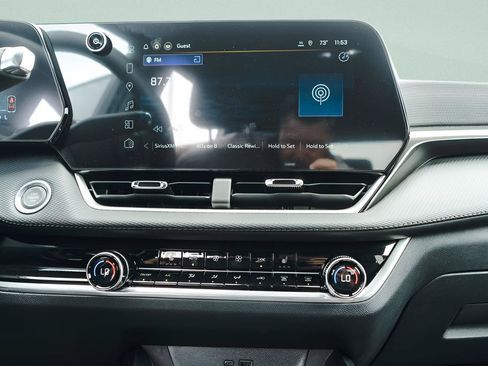 New 2026 Chevrolet Equinox LT w/ Convenience Package II FWD image 12