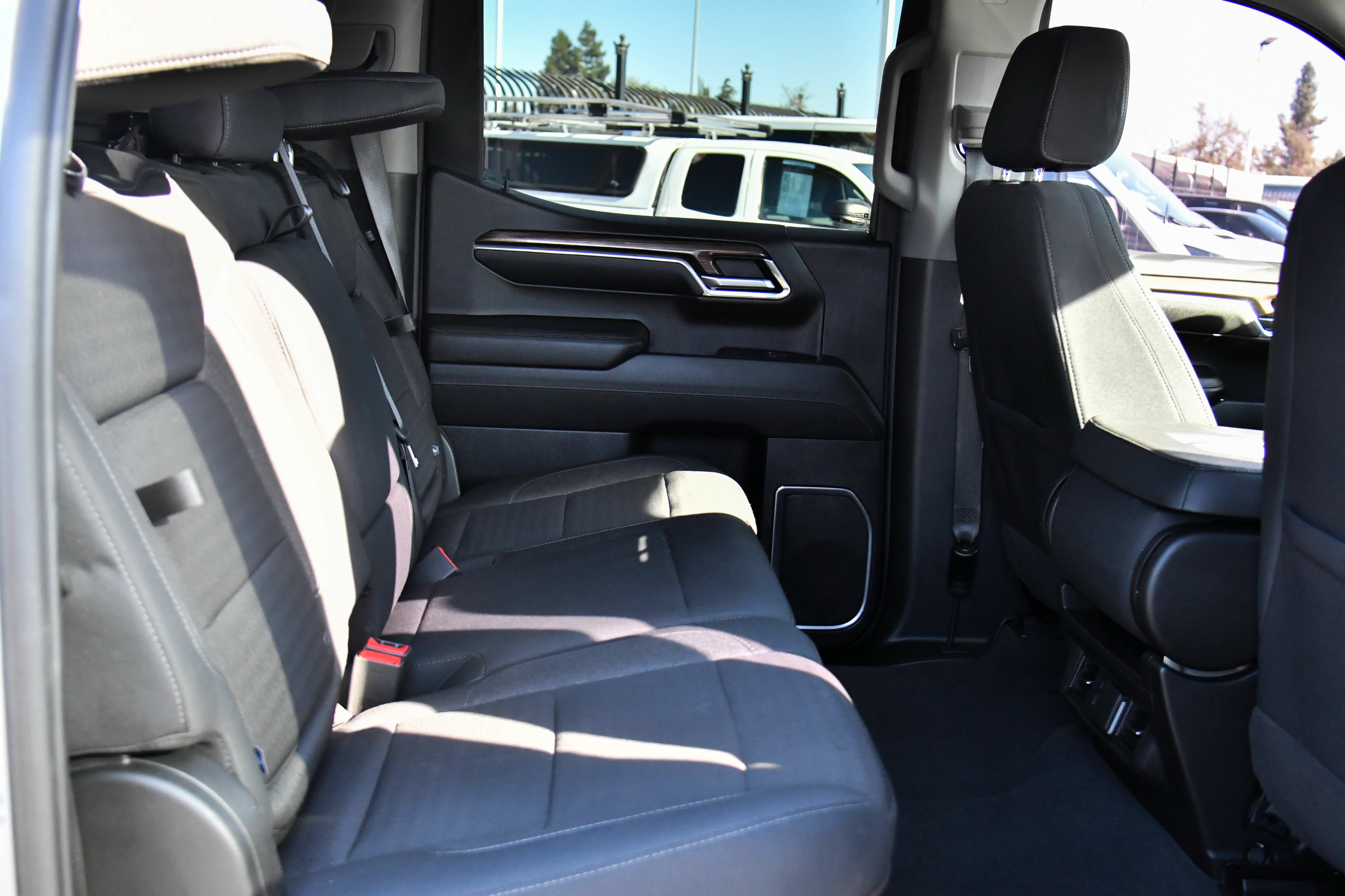 Used 2024 Chevrolet Silverado 1500 LT AWD/4WD image 42