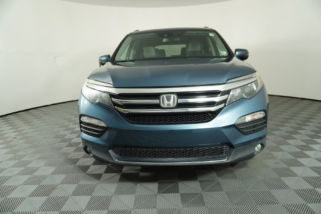 Used 2017 Honda Pilot Touring image 2