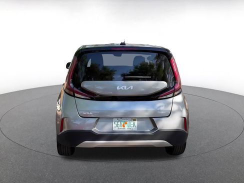 Used 2025 Kia Soul LX w/ LX Technology Package image 12