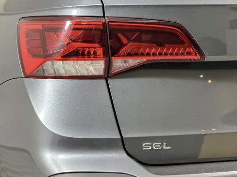 Used 2022 Volkswagen Taos SEL w/ Panoramic Sunroof Package image 26