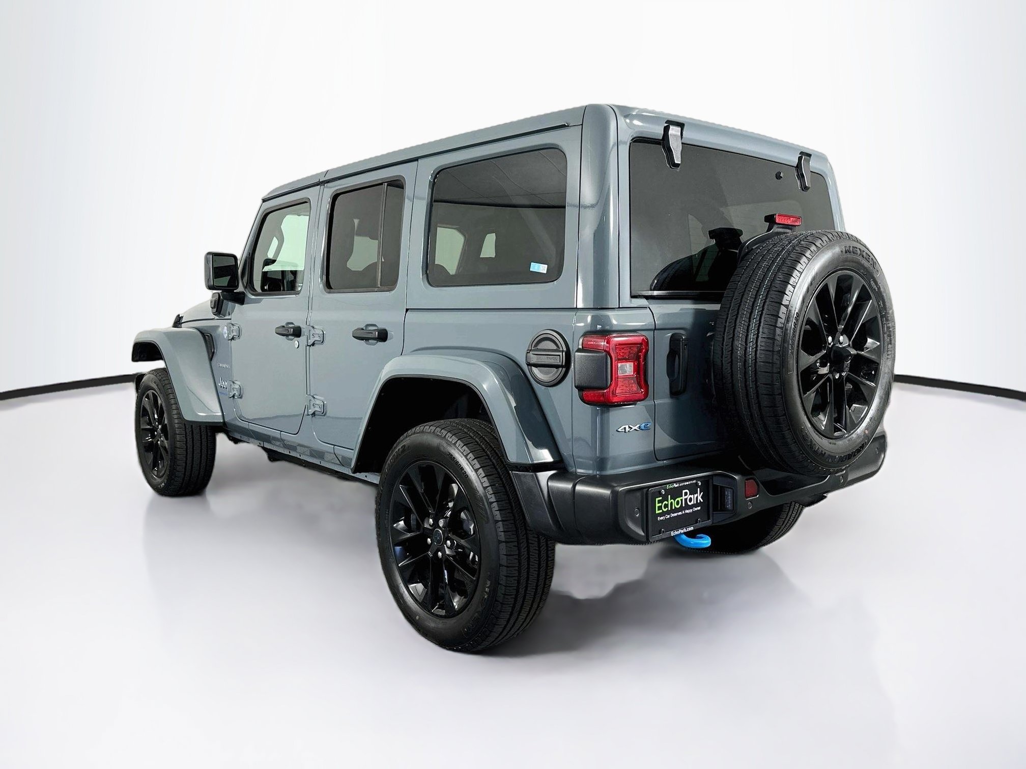 Used 2024 Jeep Wrangler Unlimited Sahara w/ Technology Group AWD/4WD image 5