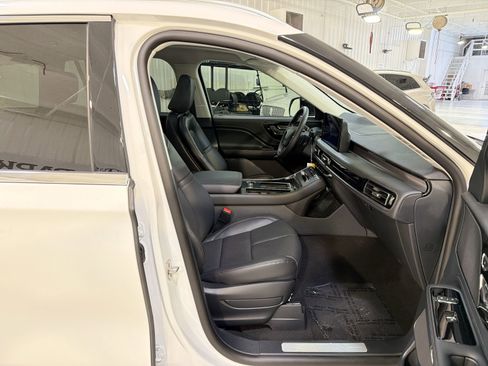 New 2026 Lincoln Aviator 2WD image 30