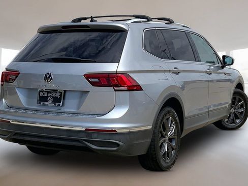 Used 2022 Volkswagen Tiguan SE FWD image 2