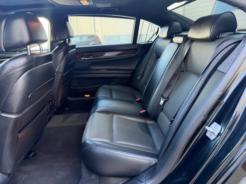 Used 2014 BMW 750Li xDrive AWD/4WD image 28