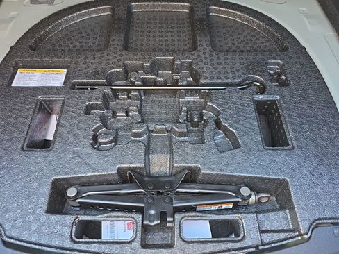 Used 2024 Toyota Camry XSE image 14