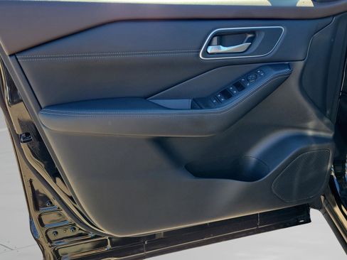 Certified 2021 Nissan Rogue SV w/ Premium Package image 35