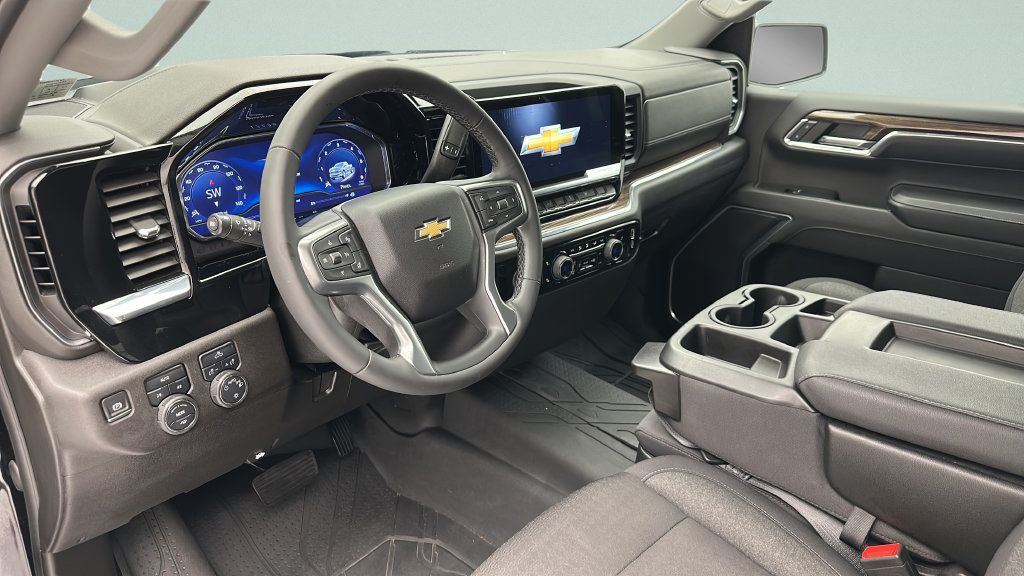 Used 2024 Chevrolet Silverado 1500 LT AWD/4WD image 13