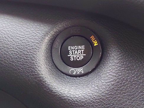 Used 2019 Jeep Cherokee Limited AWD/4WD image 23
