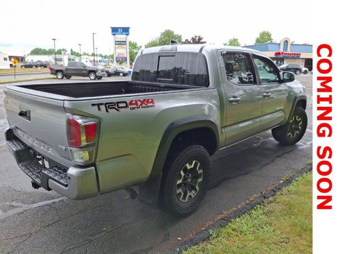 Used 2020 Toyota Tacoma TRD Off-Road w/ Technology Package AWD/4WD image 5