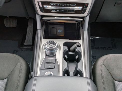 Used 2023 Ford Explorer XLT image 23